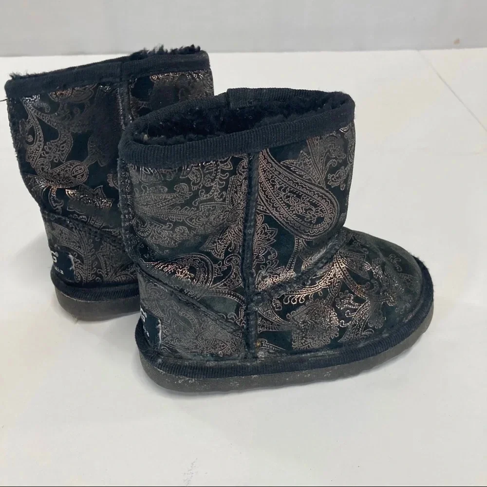 UGG Black and Gold Paisley 24 months boots fur lined